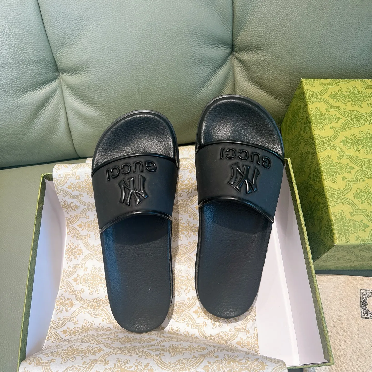 Men's Men's Shoes 130🐮🐮Gucci Gucci Slippers Gucci 2024 latest beach sandals slippers Original molding double G LOGO Original molding consistent Outsole: Men's Men's Shoes u double-layer outsole Size: 35-46